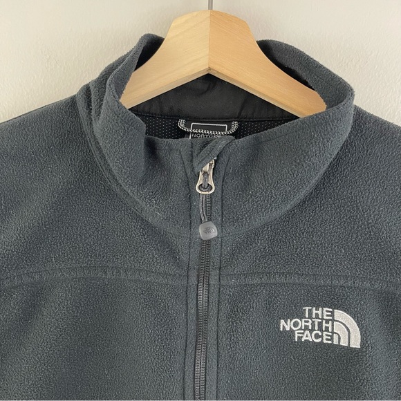 THE NORTH FACE Men’s TNF Black Fleece WindWall Mock Neck Sleeveless Vest - Picture 5 of 15